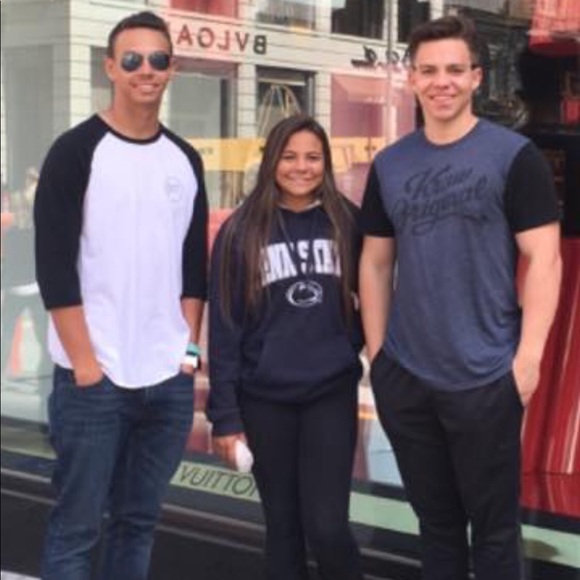 Meet your Posh Ambassador, Sandy🌹 - Picture 7 of 11